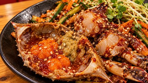 Yangnyeom gejang (crab in spicy sauce)